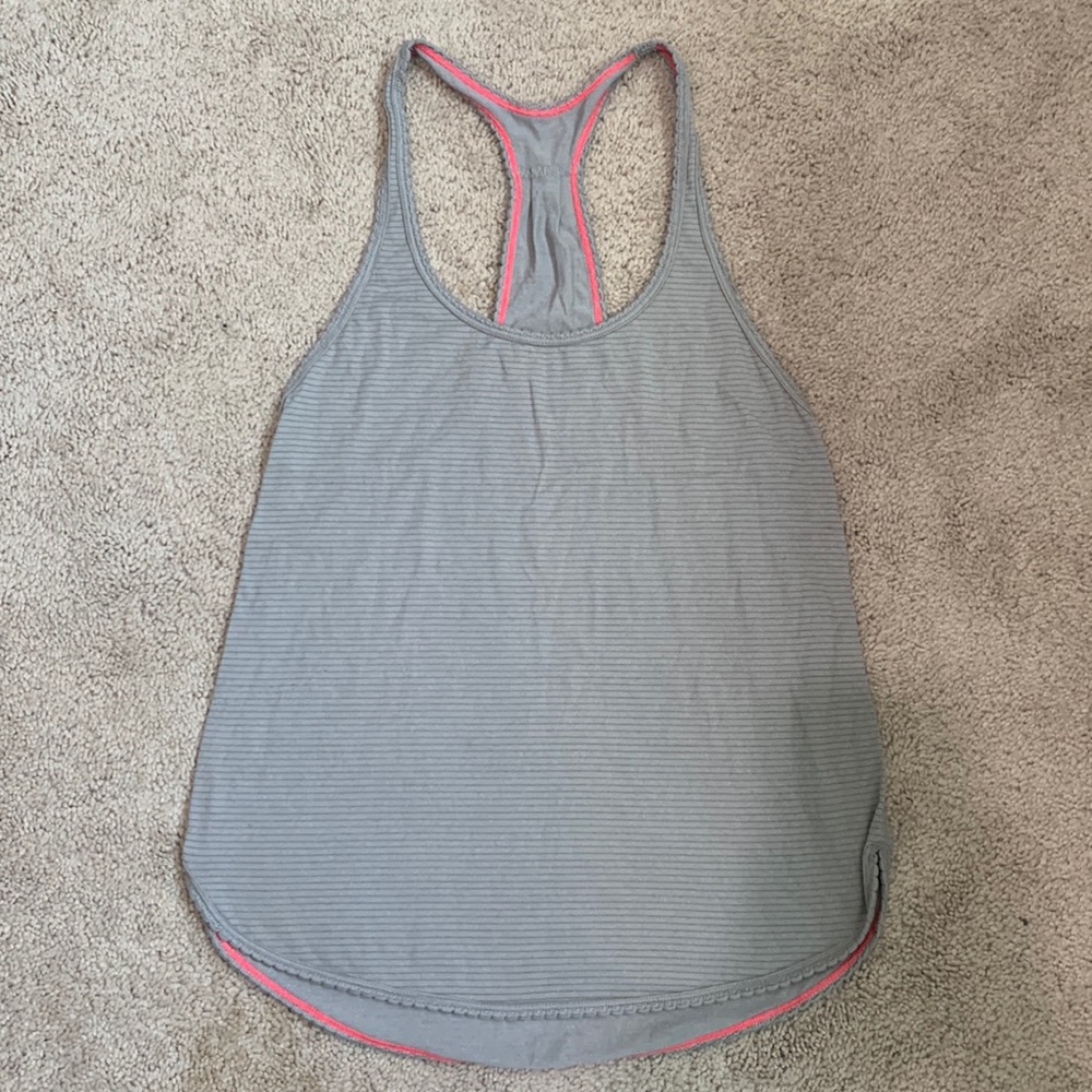 lululemon Scalloped Hem 105 Singlet Heathered Silver Spoon/Hot Pink Size 2